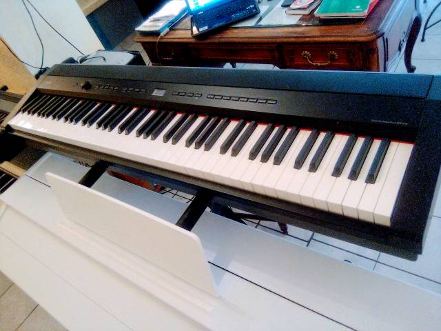 Piano numérique Yamaha P85